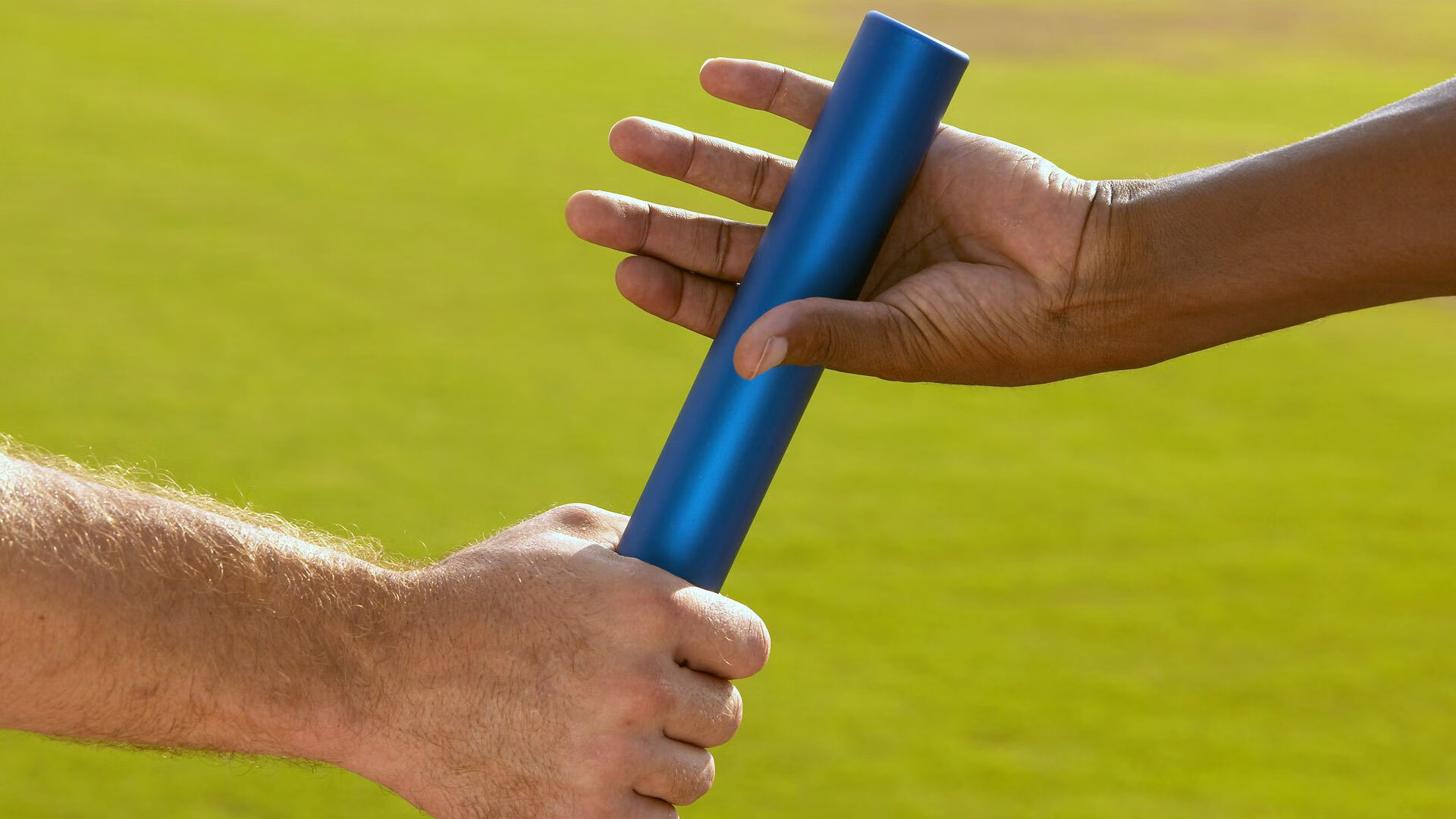 MK赛事-大连英博神奇三连扑李昊成门线奇兵:足球场上的奇迹瞬间